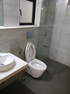 Common Bathroom Image of 800 Sq.ft 2 BHK Apartment / Flat for sale in Colaba Mumbai for Rs. 32500000