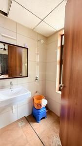 Bathroom Image of 1425 Sq.ft 3 BHK Apartment / Flat for sale in SFS Silicon Hills and Medows, Kakkanad Kochi for Rs. 11800000
