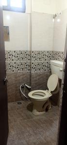 Bathroom Image of 700 Sq.ft 1 BHK Apartment / Flat for rent in Musheerabad Hyderabad for Rs. 13000
