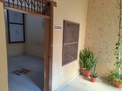Balcony Image of 1300 Sq.ft 2 BHK Builder Floor for rent in Lohamandi Agra for Rs. 7000
