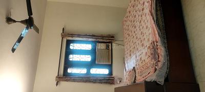 Bedroom Image of 1000 Sq.ft 2 BHK Builder Floor for rent in Safdarjung Enclave New Delhi for Rs. 37000