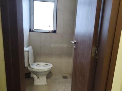 Bathroom Image of 1750 Sq.ft 3 BHK Apartment / Flat for rent in Asset Green Ford, Aluva Kochi for Rs. 40000