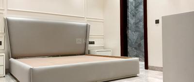Bedroom Image of 1800 Sq.ft 3 BHK Builder Floor for sale in Anand Vihar New Delhi for Rs. 40000000