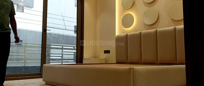 Bedroom Image of 1800 Sq.ft 3 BHK Builder Floor for sale in Anand Vihar New Delhi for Rs. 40000000