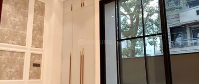 Bedroom Image of 1800 Sq.ft 3 BHK Builder Floor for sale in Surajmal Vihar New Delhi for Rs. 44950000