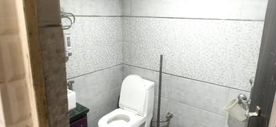Bathroom Image of 540 Sq.ft 1 BHK Apartment / Flat for sale in Sector 57 Gurgaon for Rs. 2500000