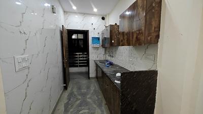 Kitchen Image of 400 Sq.ft 1 BHK Builder Floor for rent in Shalimar Bagh New Delhi for Rs. 17000