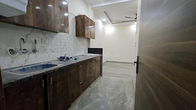 Kitchen Image of 400 Sq.ft 1 BHK Builder Floor for rent in Shalimar Bagh New Delhi for Rs. 17000