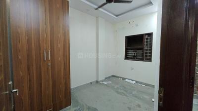 Bedroom Image of 400 Sq.ft 1 BHK Builder Floor for rent in Shalimar Bagh New Delhi for Rs. 17000