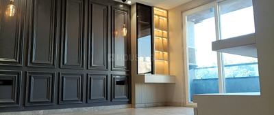 Bedroom Image of 2430 Sq.ft 4 BHK Builder Floor for sale in Anand Vihar New Delhi for Rs. 56000000