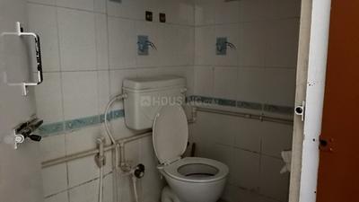 Bathroom Image of 150 Sq.ft 1 RK Apartment / Flat for rent in Sanjaynagar Bengaluru for Rs. 8500