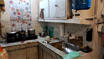 Kitchen Image of 550 Sq.ft 2 BHK Apartment / Flat for sale in Arun Vihar, Sector 37 Noida for Rs. 6500000