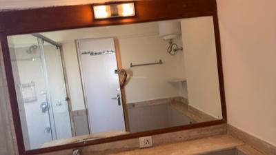 DLF The Icon Bathroom One 3