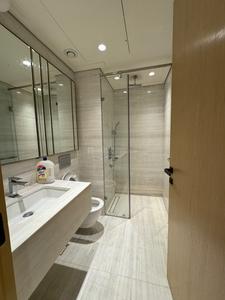 Bathroom Image of 2200 Sq.ft 3 BHK Apartment / Flat for sale in Lodha World Towers, Lower Parel Mumbai for Rs. 130000000
