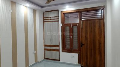 Bedroom Image of 950 Sq.ft 3 BHK Builder Floor for sale in Dwarka Mor New Delhi for Rs. 6600000