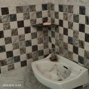 Bathroom Image of 1400 Sq.ft 3 BHK Apartment / Flat for rent in Saktigarh Siliguri for Rs. 15000