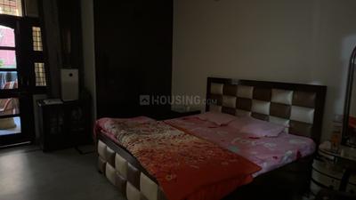 Bedroom Image of 1500 Sq.ft 3 BHK Builder Floor for sale in Sudarshan Park New Delhi for Rs. 11900000