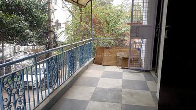 Balcony Image of 850 Sq.ft 2 BHK Builder Floor for rent in Safdarjung Enclave New Delhi for Rs. 40000
