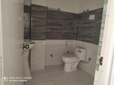 Bathroom Image of 550 Sq.ft 2 BHK Apartment / Flat for rent in Chakrayal Shimla for Rs. 15000