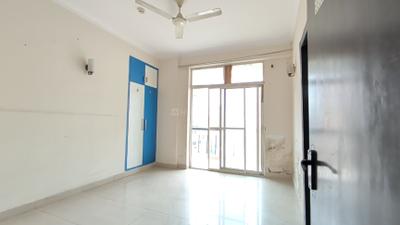 Bedroom Image of 1550 Sq.ft 3 BHK Apartment / Flat for rent in Mahagun Mascot, Crossings Republik Ghaziabad for Rs. 25000