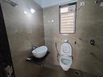 Bathroom Image of 1300 Sq.ft 3 BHK Apartment / Flat for sale in Vile Parle East Mumbai for Rs. 48000000
