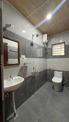 Bathroom Image of 700 Sq.ft 1 BHK Apartment / Flat for rent in Mahadevapura Bengaluru for Rs. 25000