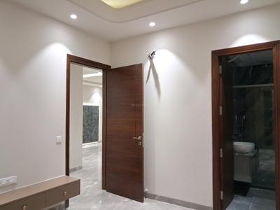 Bedroom Image of 1800 Sq.ft 3 BHK Builder Floor for sale in Paschim Vihar New Delhi for Rs. 35000000