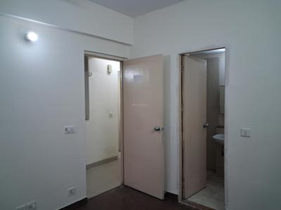 Bedroom Image of 960 Sq.ft 2 BHK Apartment / Flat for rent in Jaypee Kosmos, Sector 134 Noida for Rs. 32000