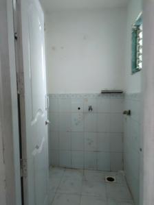 Common Bathroom One Image of 350 Sq.ft 1 BHK Apartment / Flat for sale in Saptarshi Towers, Kandivali West Mumbai for Rs. 6900000