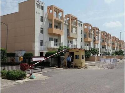 Image of 1200 Sq.ft 3 BHK Apartment / Flat for sale in BPTP Park Floors I, Sector 77, Faridabad for Rs. 10000000