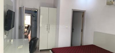 Bedroom Image of 1200 Sq.ft 3 BHK Builder Floor for rent in Safdarjung Enclave New Delhi for Rs. 75000