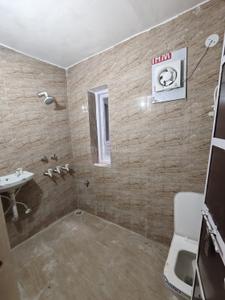 Bathroom Image of 850 Sq.ft 2 BHK Apartment / Flat for rent in Vikaspuri Luxury Homes, Vikaspuri New Delhi for Rs. 21000