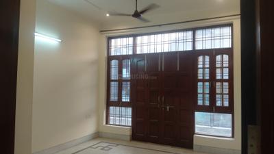 Living Room Image of 2800 Sq.ft 3 BHK Builder Floor for rent in Sector 46 Noida for Rs. 41000