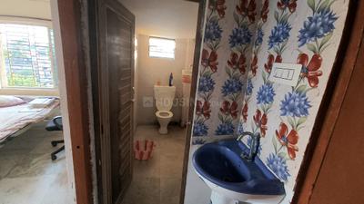 Bathroom Image of 610 Sq.ft 2 BHK Apartment / Flat for sale in Dakshineswar Kolkata for Rs. 2100000