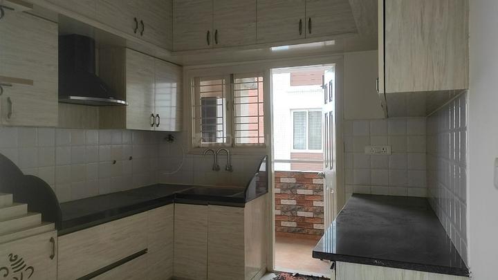 Saroj IRIS Main Image 1