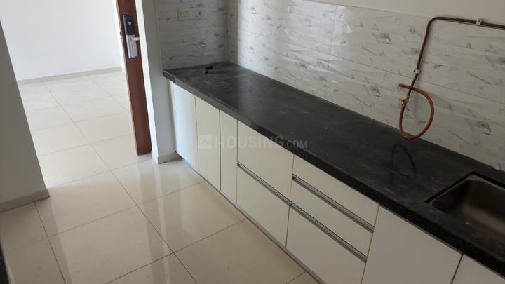 Amanora Gold Towers Main Image 1