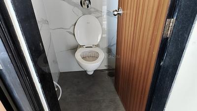 Bathroom Image of 460 Sq.ft 1 BHK Apartment / Flat for rent in Raunak Bliss, Kasarvadavali Thane for Rs. 25000