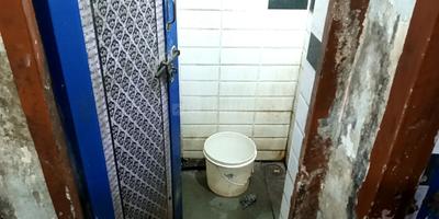 Bathroom Image of 161 Sq.ft 1 RK Apartment / Flat for sale in Kapodra Surat for Rs. 800000