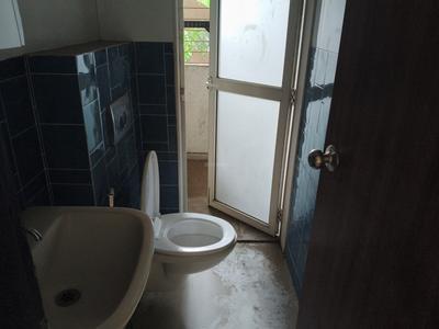 Bathroom Image of 685 Sq.ft 1 BHK Apartment / Flat for sale in Lodha Amara, Kolshet Thane for Rs. 6800000