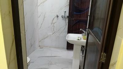Bathroom Image of 900 Sq.ft 2 BHK Independent House for rent in Sun City Vistaar Bareilly for Rs. 15000