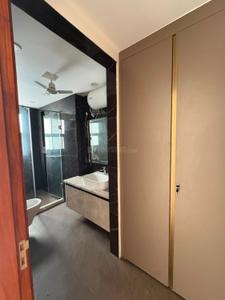 Bedroom Image of 2000 Sq.ft 3 BHK Builder Floor for sale in East Of Kailash New Delhi for Rs. 53500000