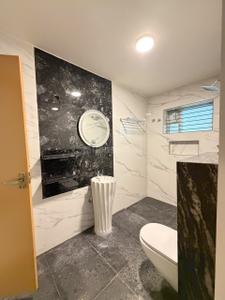 Bathroom Image of 1900 Sq.ft 3 BHK Apartment / Flat for rent in Frazer Town Bengaluru for Rs. 100000