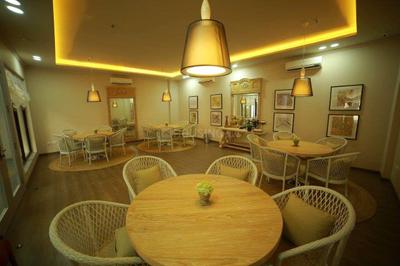 Hall Image of 3273 Sq.ft 4 BHK Apartment / Flat for sale in DLF Riverside, Vyttila Kochi for Rs. 37500000