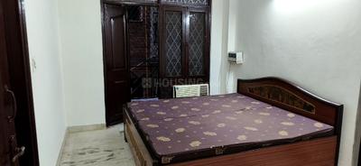 Bedroom Image of 1200 Sq.ft 3 BHK Builder Floor for rent in Arjun Nagar New Delhi for Rs. 48000