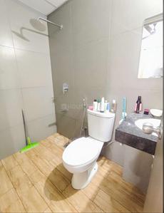 Bathroom Image of 650 Sq.ft 1.5 BHK Apartment / Flat for sale in Kalpataru Paramount, Thane West Thane for Rs. 11999999