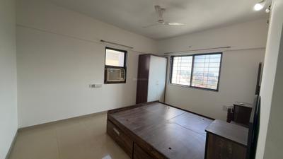 Bedroom Image of 900 Sq.ft 2 BHK Apartment / Flat for rent in Magarpatta Iris, Magarpatta City Pune for Rs. 36000
