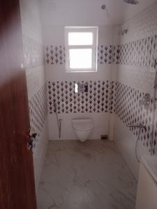 Bathroom Image of 1100 Sq.ft 2 BHK Apartment / Flat for sale in Kalighat Kolkata for Rs. 11550000