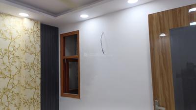 Bedroom Image of 900 Sq.ft 3 BHK Builder Floor for rent in Govindpuri New Delhi for Rs. 20000