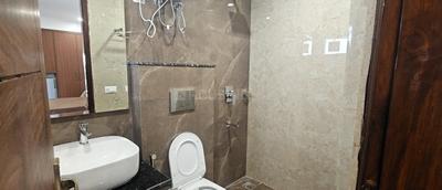 Bathroom Image of 350 Sq.ft 1 RK Builder Floor for rent in Sector 41 Gurgaon for Rs. 26000