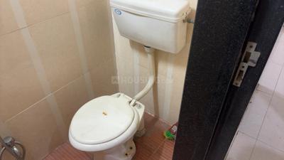Bathroom Image of 550 Sq.ft 1 BHK Independent House for rent in Magarpatta Zinnia, Magarpatta City Pune for Rs. 27000